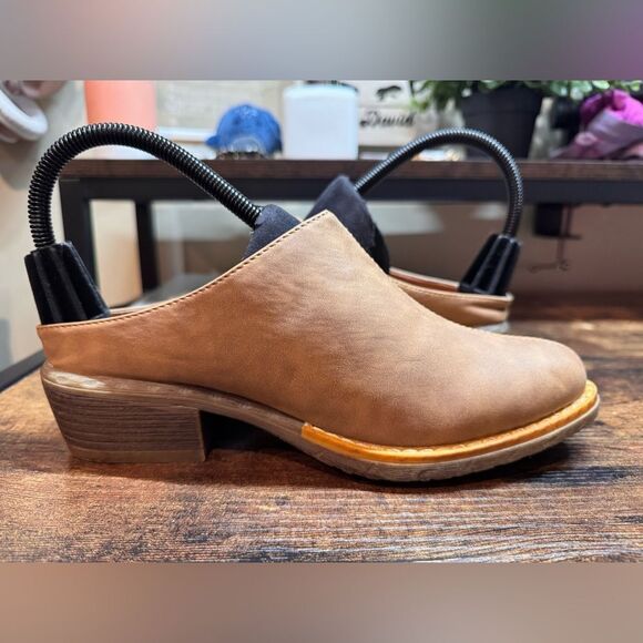 American Rag Tan Bootie slides size 8 - Picture 9 of 13